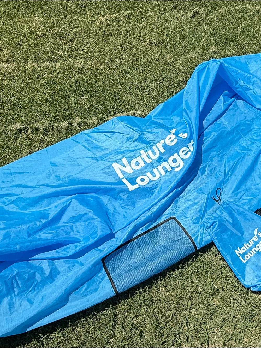 Nature's Lounger Inflatable Outdoor Lounger - Bright Blue